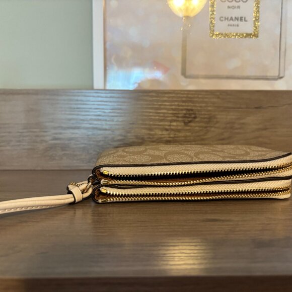 Coach Double Zip Wallet - Picture 3 of 4